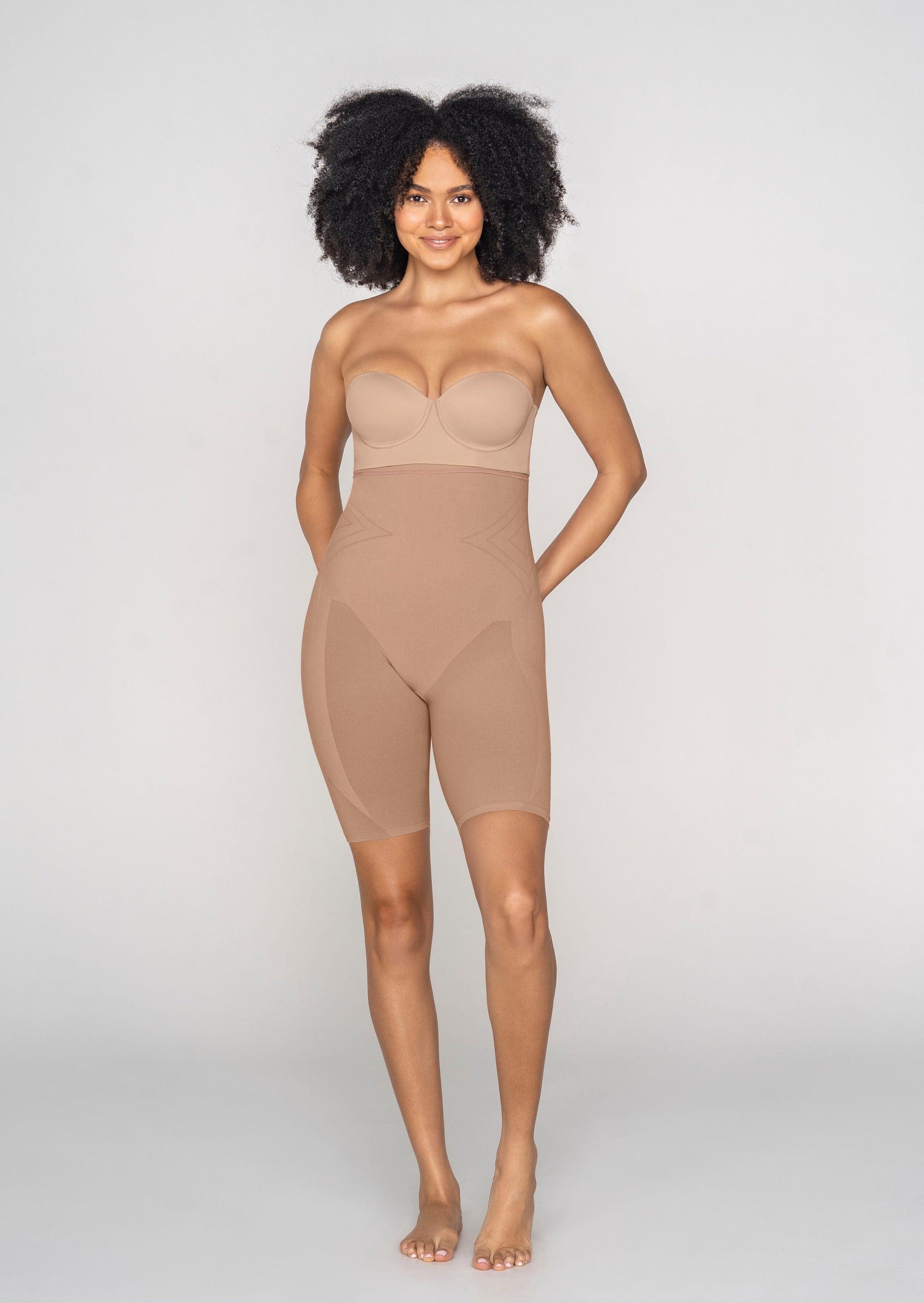 Body moldeador invisible beige Spanx, Bodies para mulher