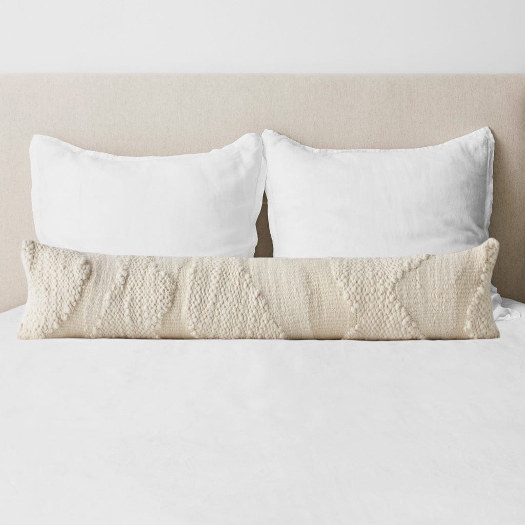 The Ultimate Guide to Pillows for a White Couch – EVERAND