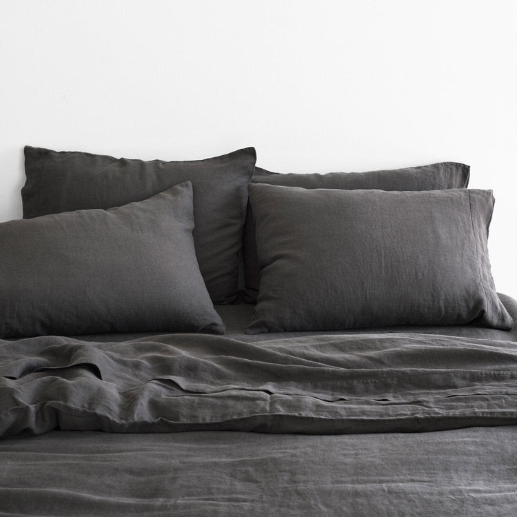 Stonewashed Linen Bed Bundle - Charcoal