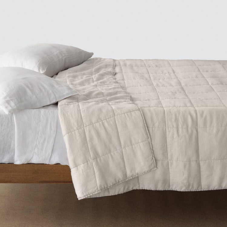 Stonewashed Linen Quilt - Solid Sand