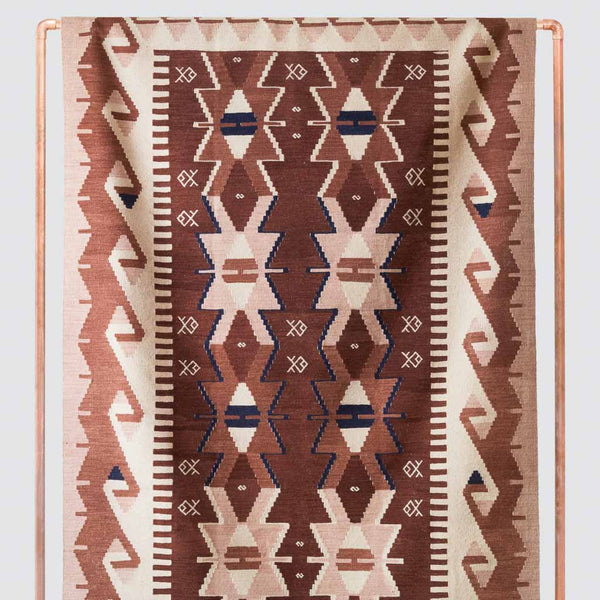 https://cdn.shopify.com/s/files/1/0438/1069/products/Yurek_Kilim_Area_Rug_1_600x600.jpg?v=1655204688