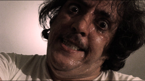 La scène de l'étranglement dans le film Maniac avec Joe Spinell qui tient le rôle de Frank Zito.