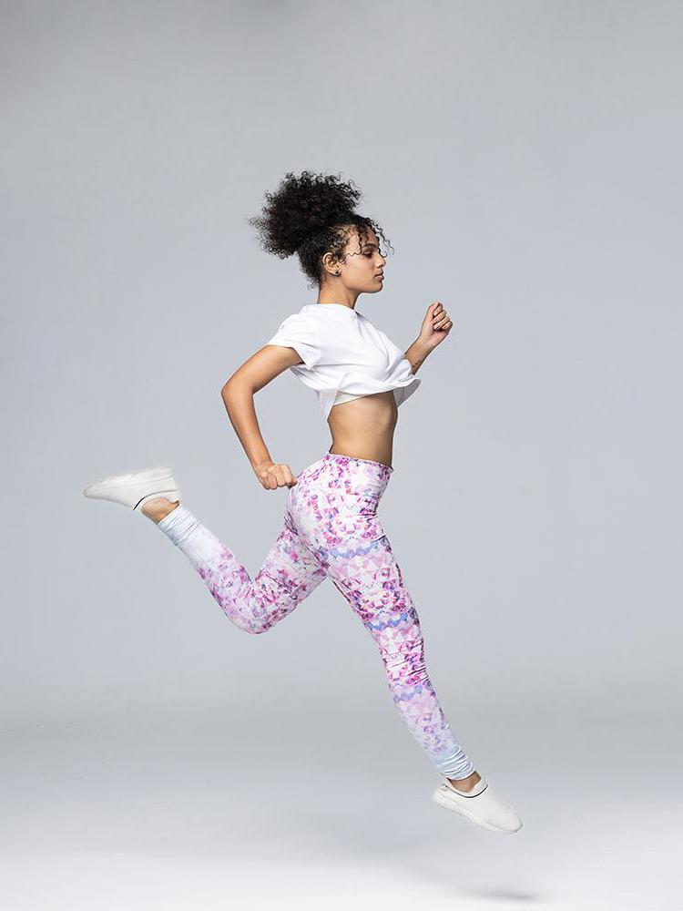 https://cdn.shopify.com/s/files/1/0438/2874/0261/files/PrintedSportsLeggings_2.jpg?v=1631612828