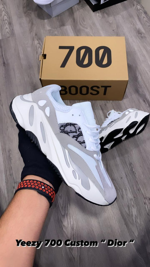 dior yeezy 700