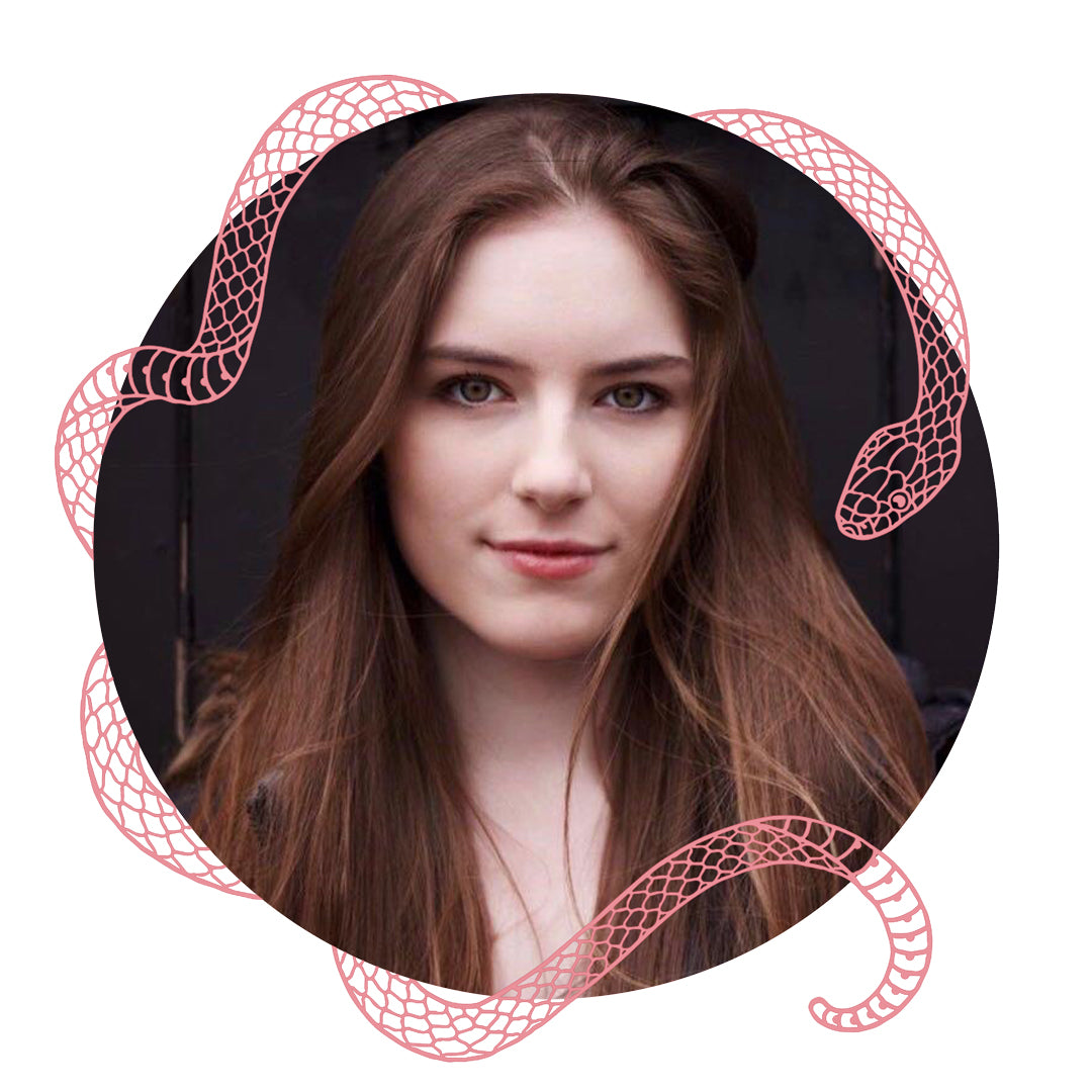 Circular profile image of UK based emerging artist, Charlotte Witts for her artist page on the Shiver art Gallery website.