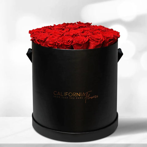 3. Trandafiri rosii criogenati la cutie neagra
