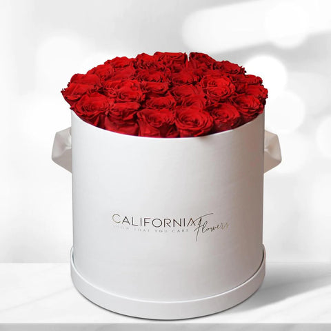 3. Trandafiri rosii criogenati la cutoe alba
