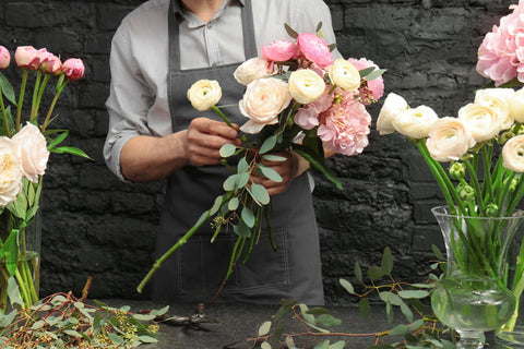 Cover Photo Combinatii de flori Secrete si sfaturi utile pentru a realiza un buchet deosebit