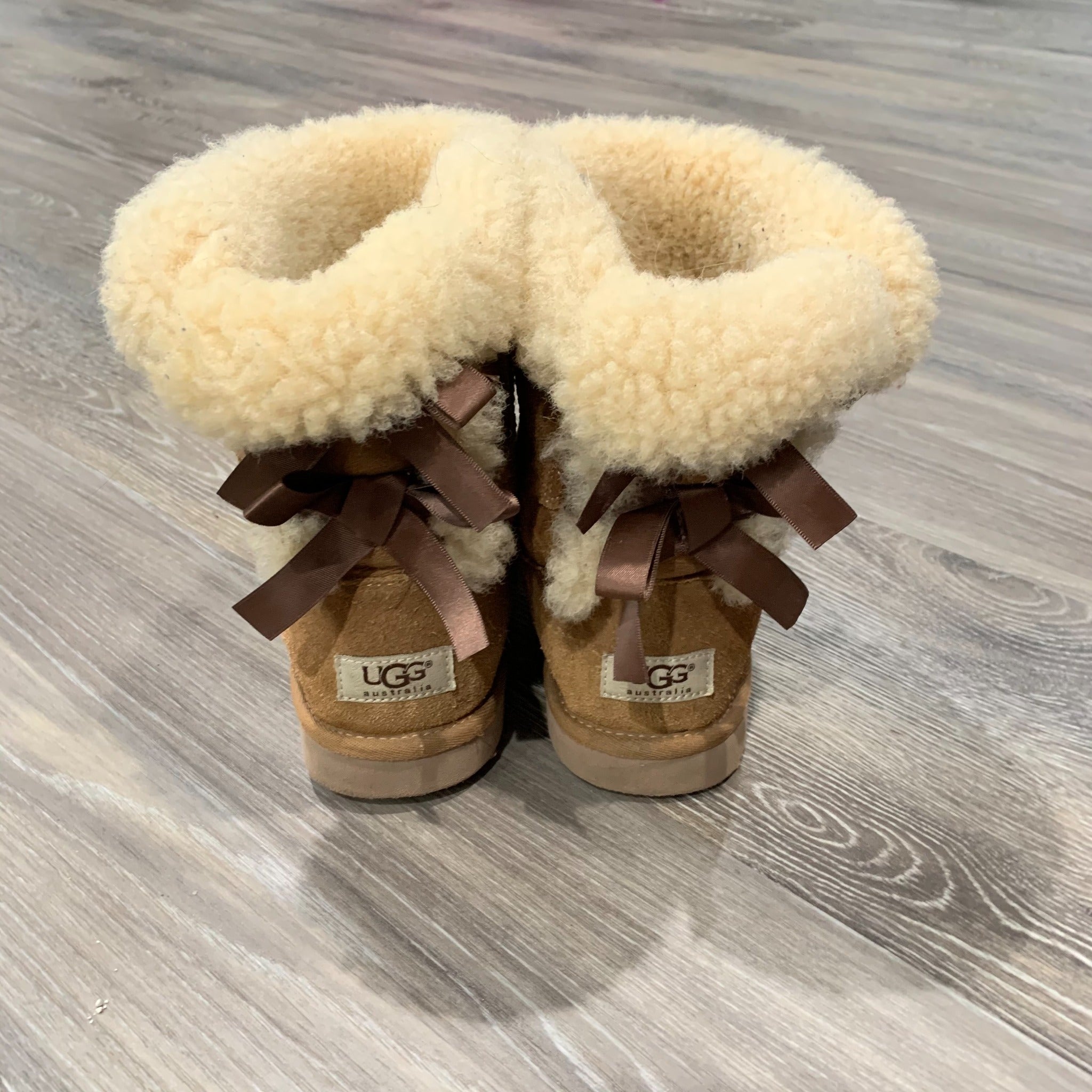 used bailey bow uggs