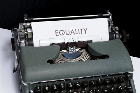 Schreibmaschine Equality geschrieben