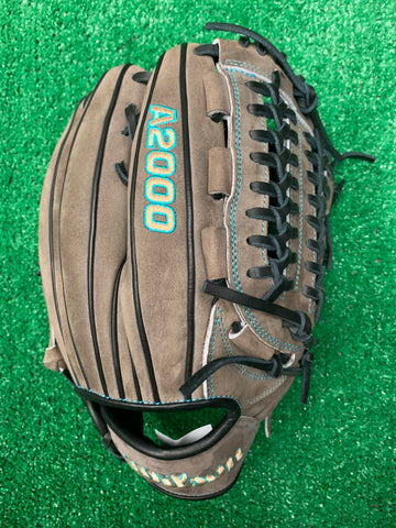 WILSON GLOVE OF THE MONTH SEPTEMBER 2023 - WILSON A2000® JC9 JAKE  CRONENWORTH 12 BASEBALL GLOVE