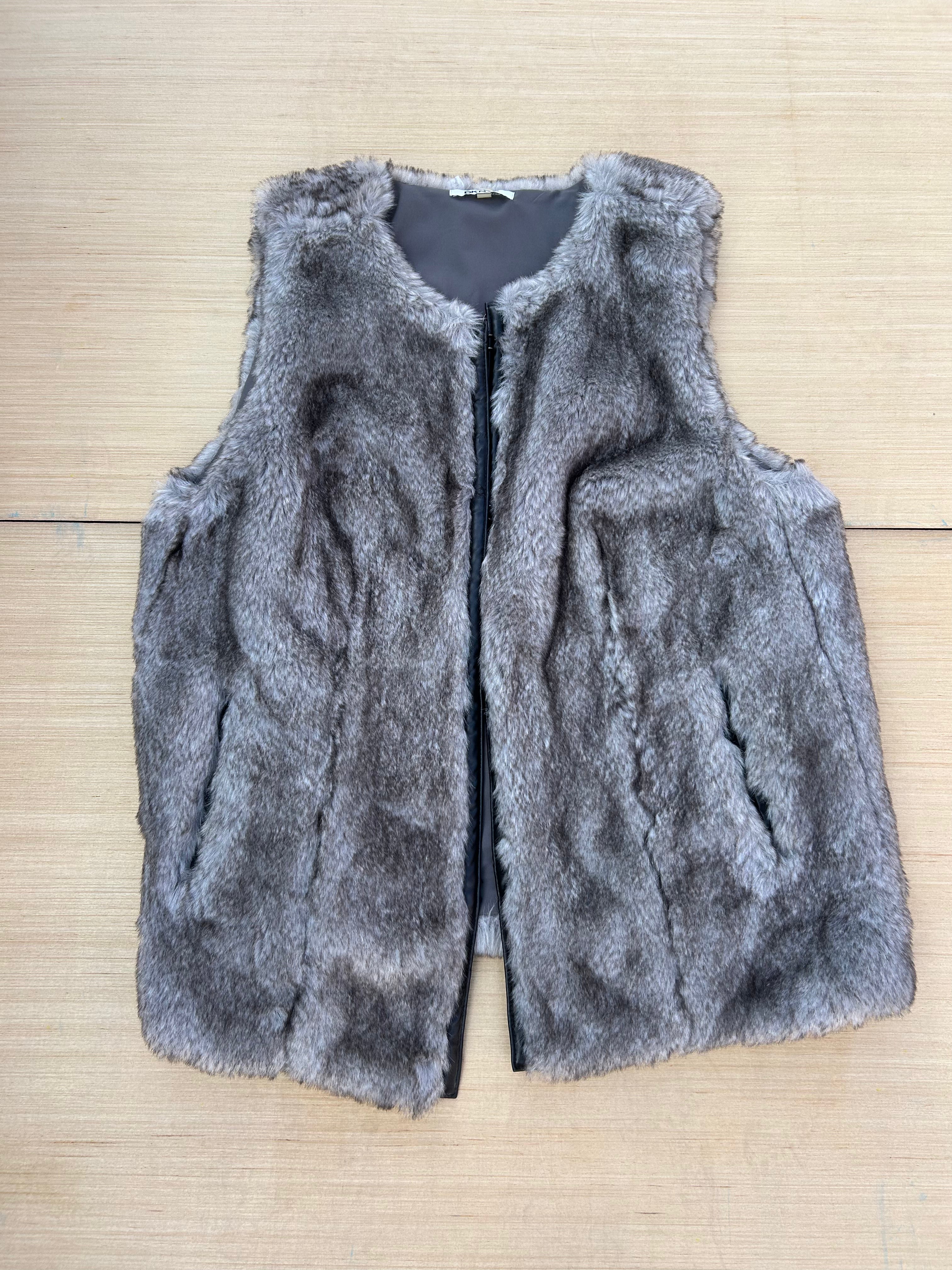 gray dknyc faux fur vest, 1x