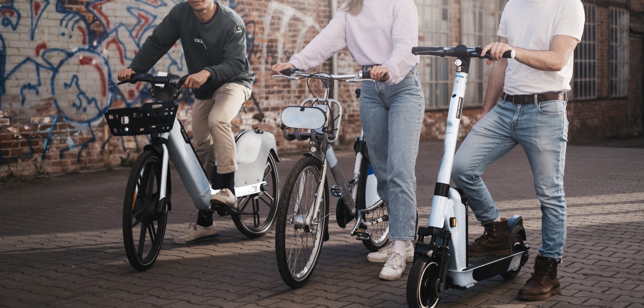 E-Bike, E-Scooter und Fahrrad. Xnito-Helme