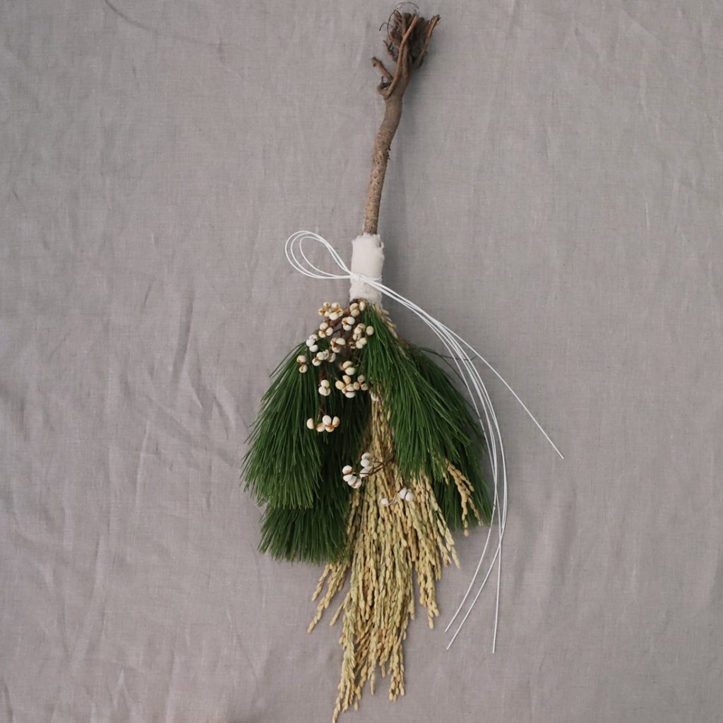 松と稲穂のお正月スワッグの作り方