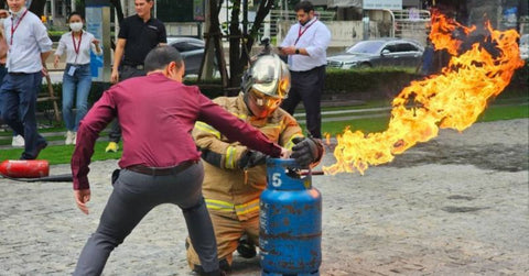 Fire Fighter Training with Qatargas Operating
