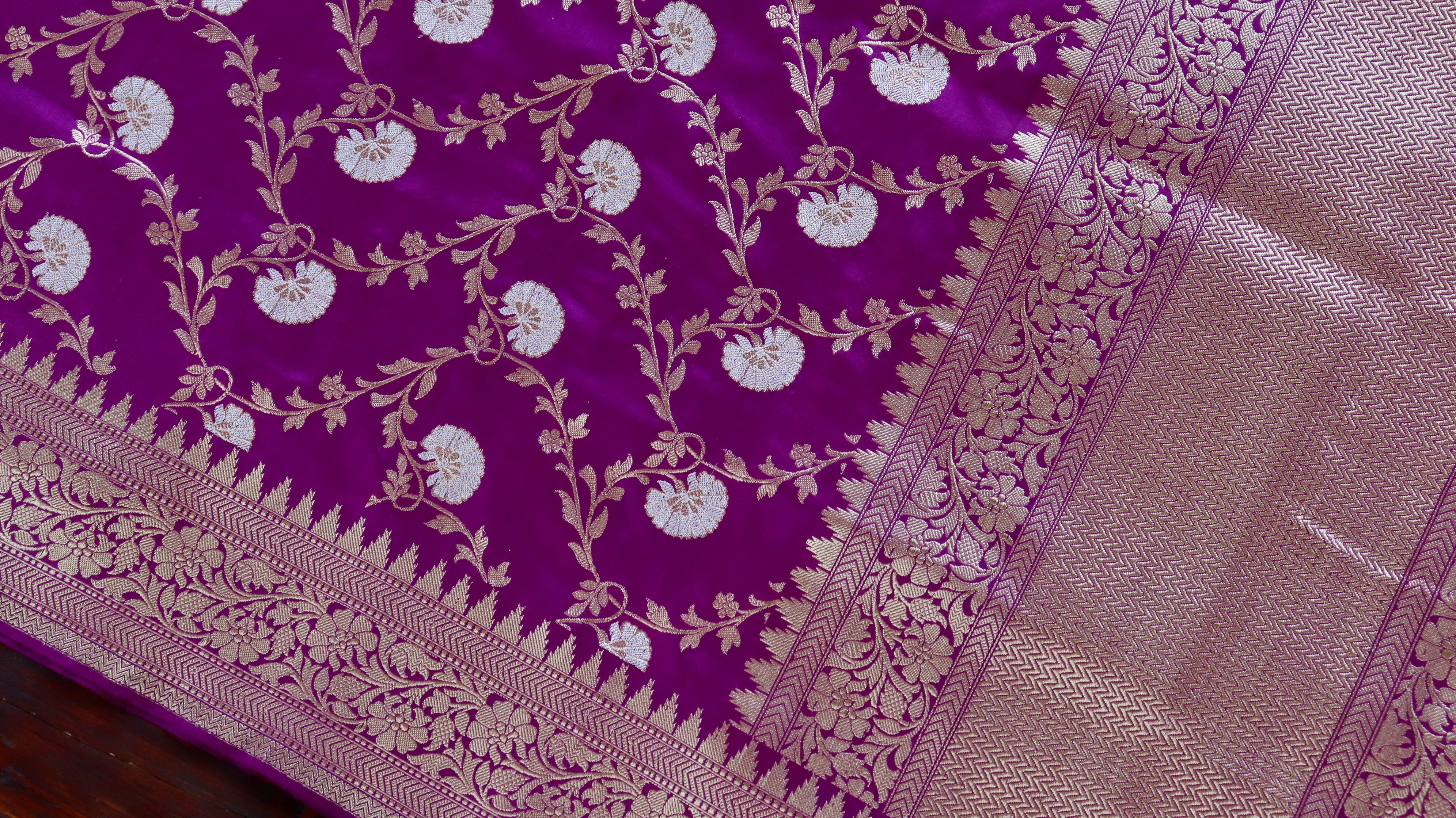 Handloom, Banarasi Handloom Saree, Alfi Saree, Tilfi Saree, Tilfi Saree Banaras, Tilfi, Banarasi Bunkar, Banarasi Bridal Wear, BridalWear, Banarasi Handloom Banarasi Purple Jangla Pure Silk Handloom Banarasi Dupatta Banarasi Saree