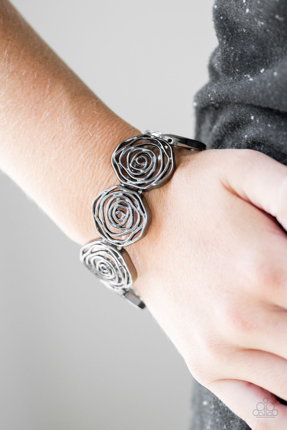 Beat Around the Rosebush - Gunmetal - Paparazzi