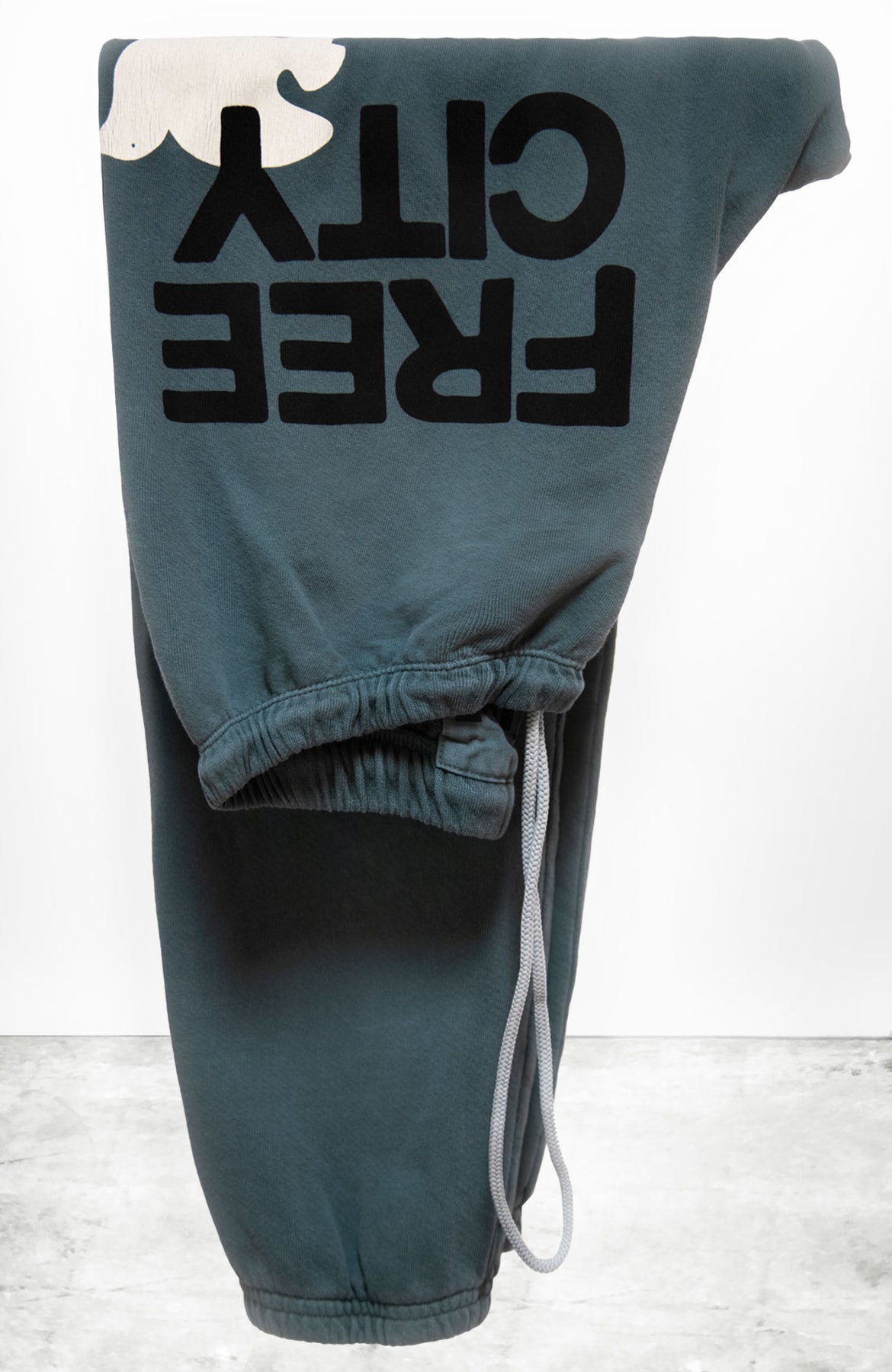 00:30 04:30 Joggers – Free Society Fashion Private Limited