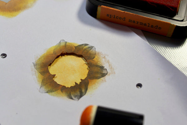 Homemade Stencil #stencil #clubscrap #daffodils #digitalhybrid 