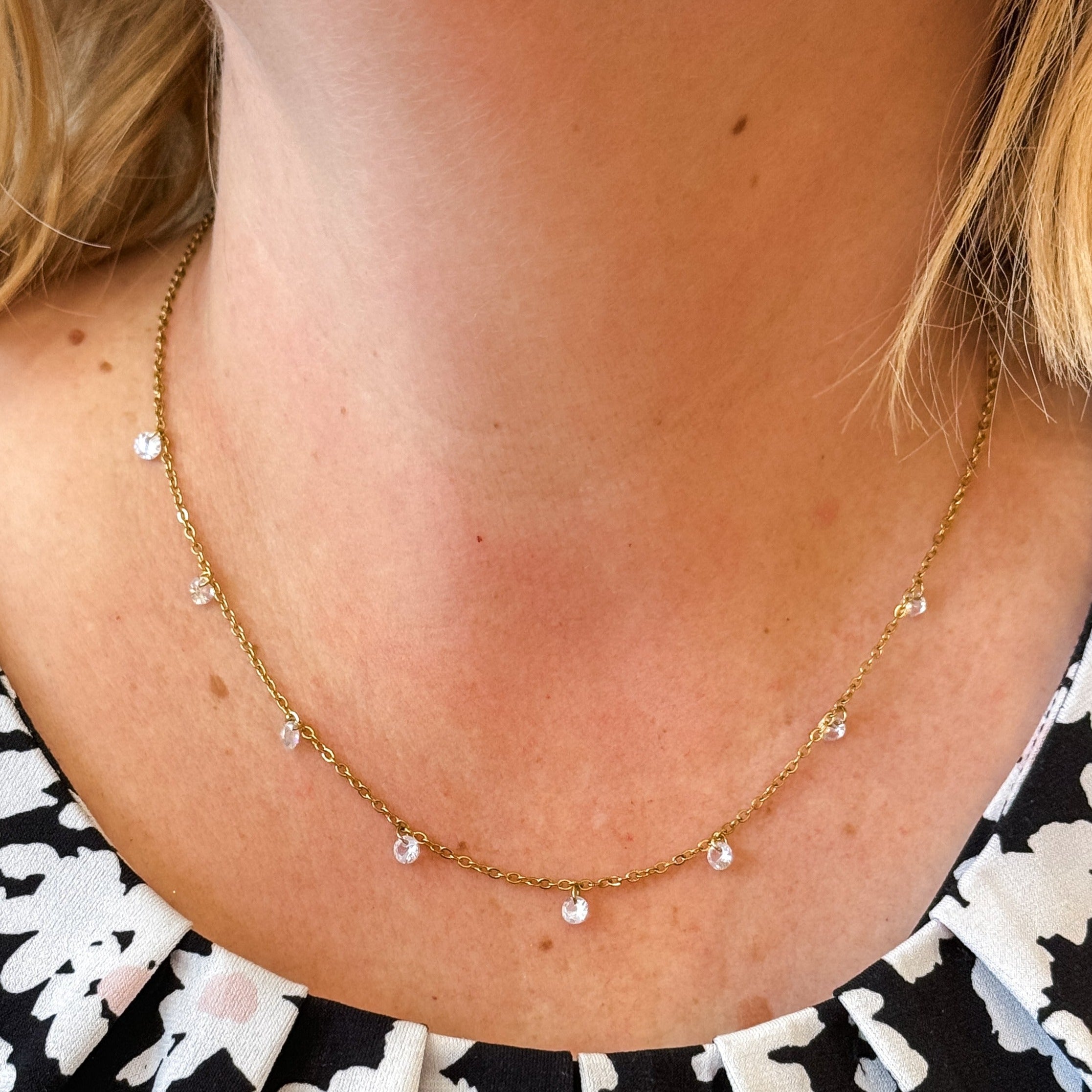 Dainty Sparkle Necklace