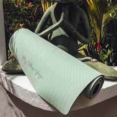 Jukkal XL - Tapis de yoga en double TPE dans jardin sur grenouille en lotus - My Shop Yoga