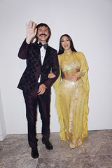 Halloween Couple Costume: Sonny and Cher