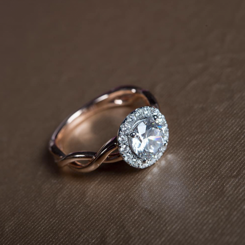 Spotlight on Halo Engagement Rings