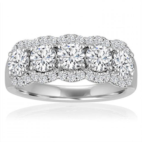 Choose a bold wedding band