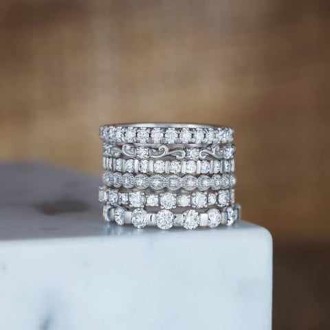 Choose a simple wedding band