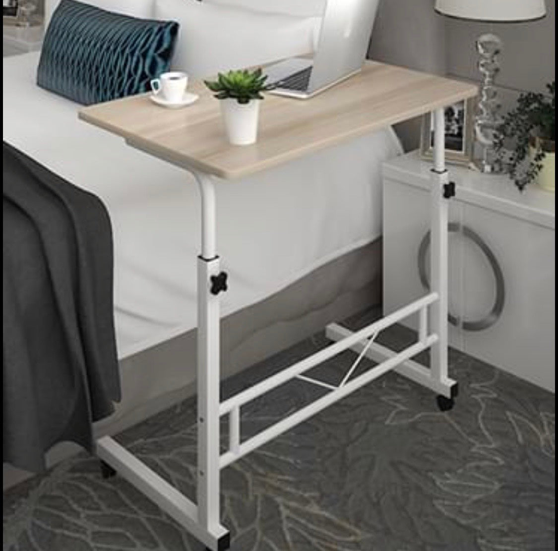 Приставной столик к кровати на колесиках