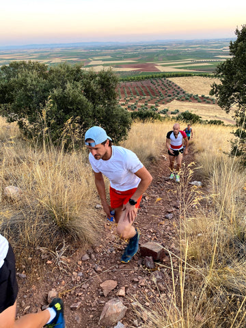 Cómo usar los Bastones o Palos de Trail Running (Técnica y Consejos) 