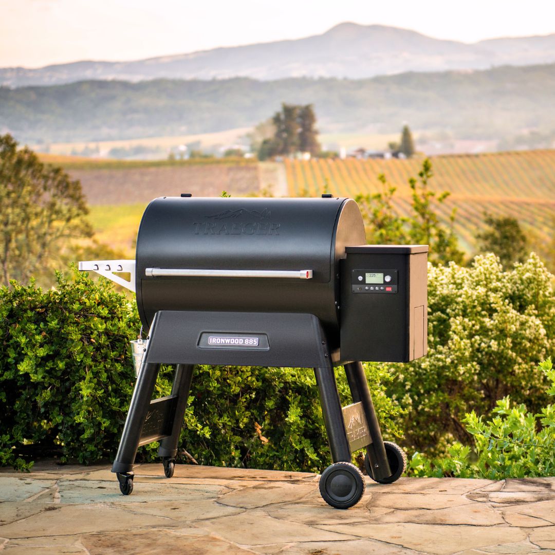 https://cdn.shopify.com/s/files/1/0442/0019/8304/collections/traeger-436924.jpg?v=1694726816