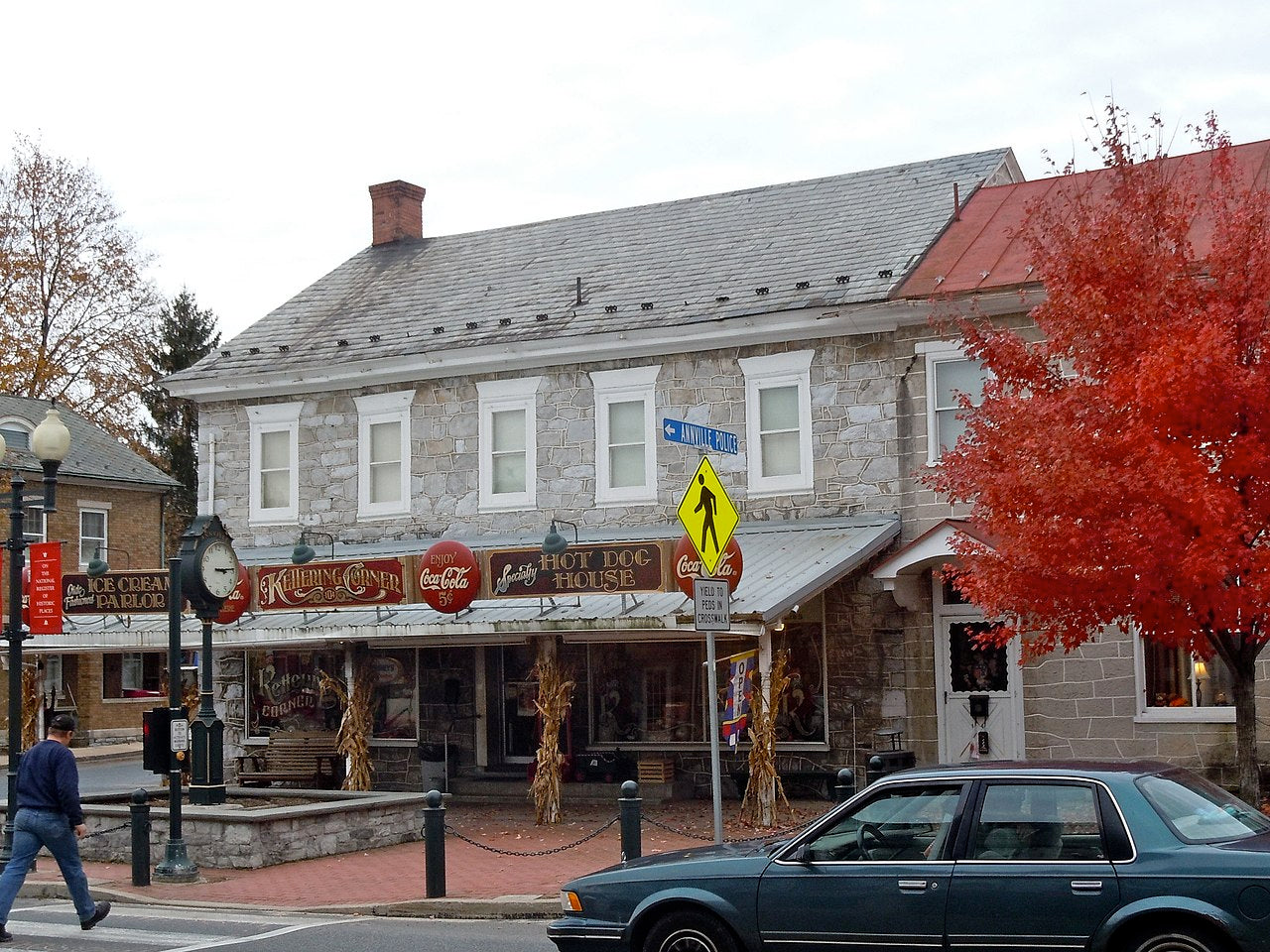 Haus and Hues in Annville