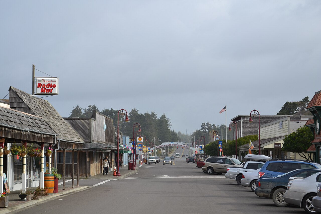 Haus and Hues in Bandon