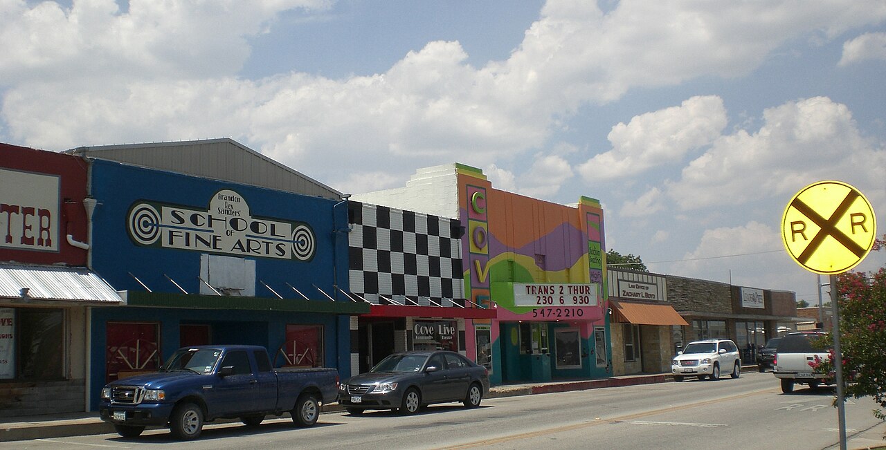 Haus and Hues in Copperas Cove