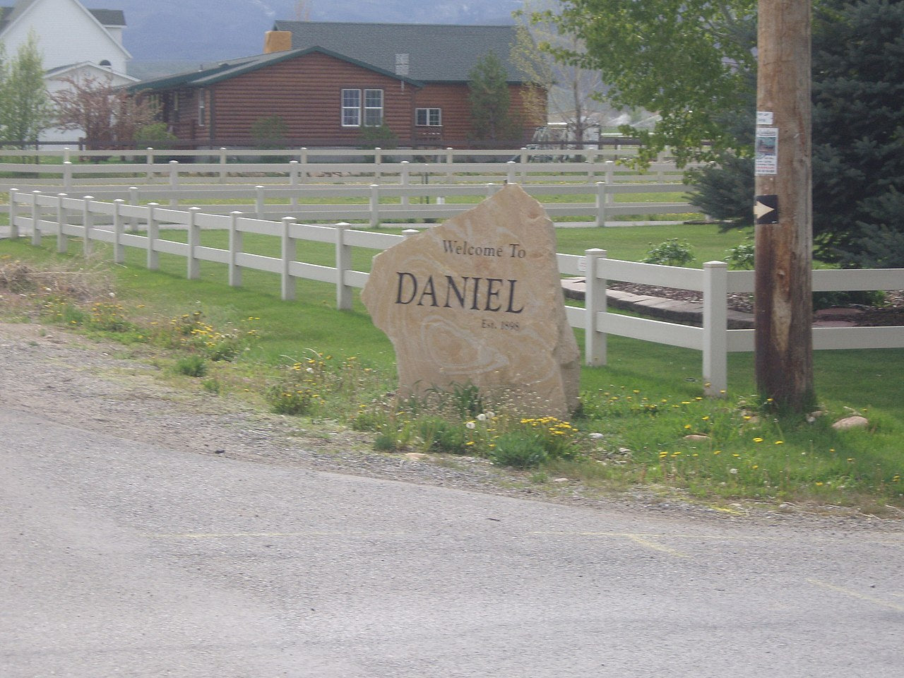 Haus and Hues in Daniel