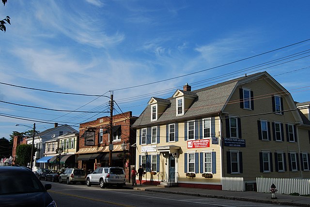 Haus and Hues in East Greenwich