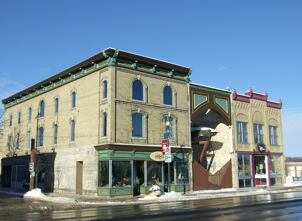 Haus and Hues in Fort Atkinson