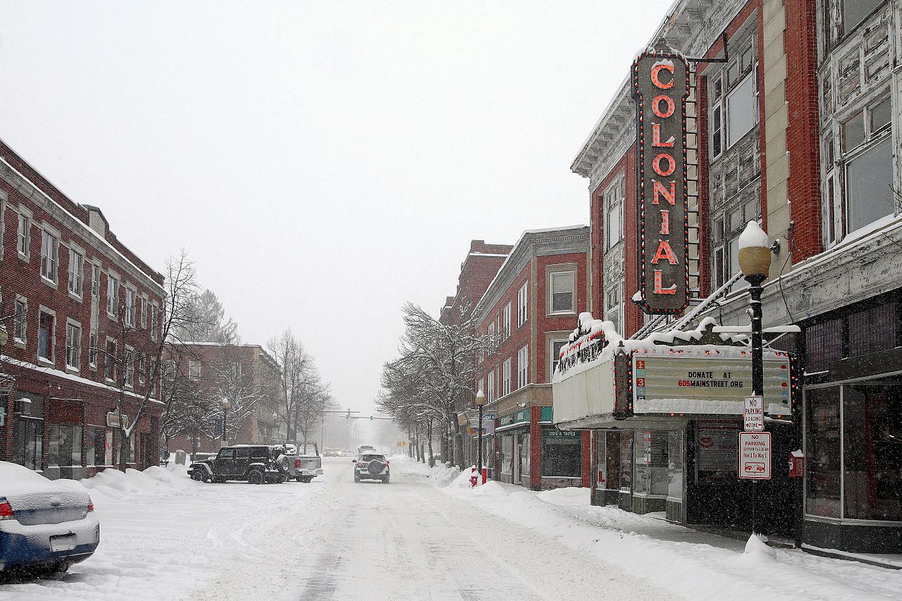 Haus and Hues in Laconia