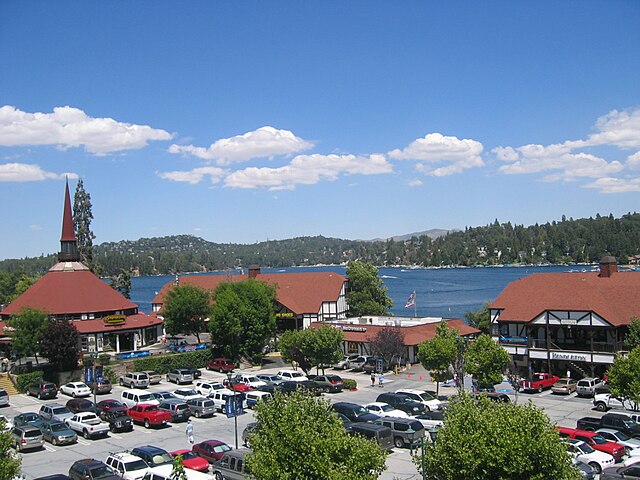 Haus and Hues in Lake Arrowhead