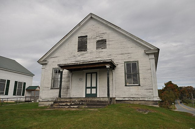 Haus and Hues in Lunenburg