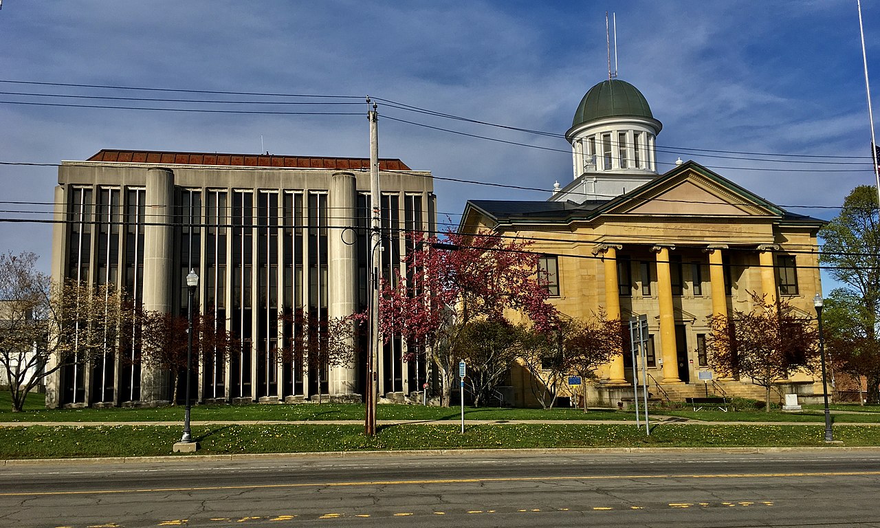 Haus and Hues in Mayville