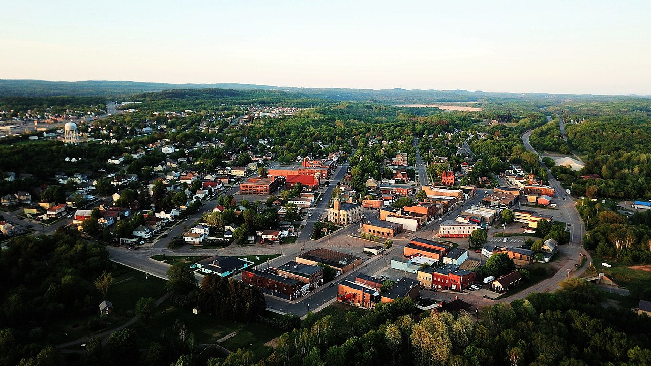Haus and Hues in Negaunee