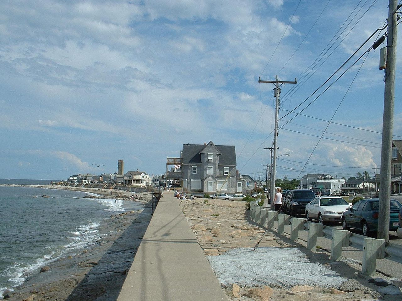 Haus and Hues in Ocean Bluff-Brant Rock