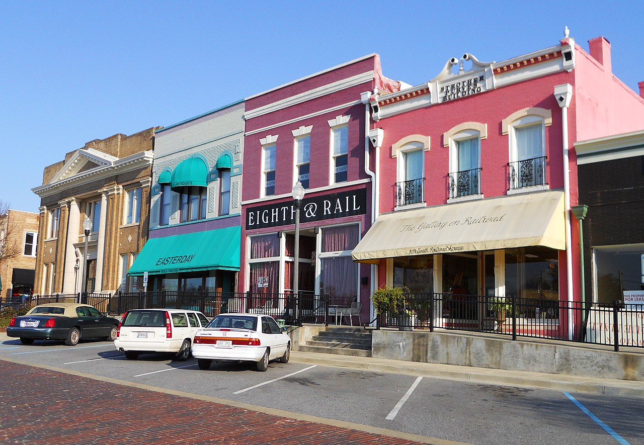 Haus and Hues in Opelika