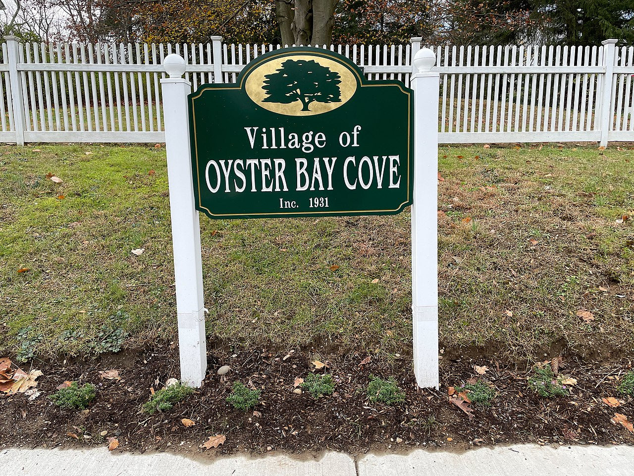Haus and Hues in Oyster Bay Cove