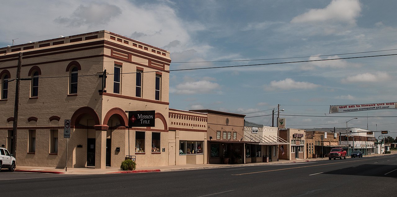 Haus and Hues in Pearsall