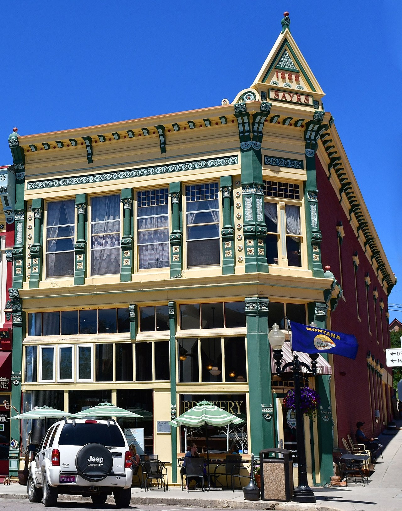 Haus and Hues in Philipsburg
