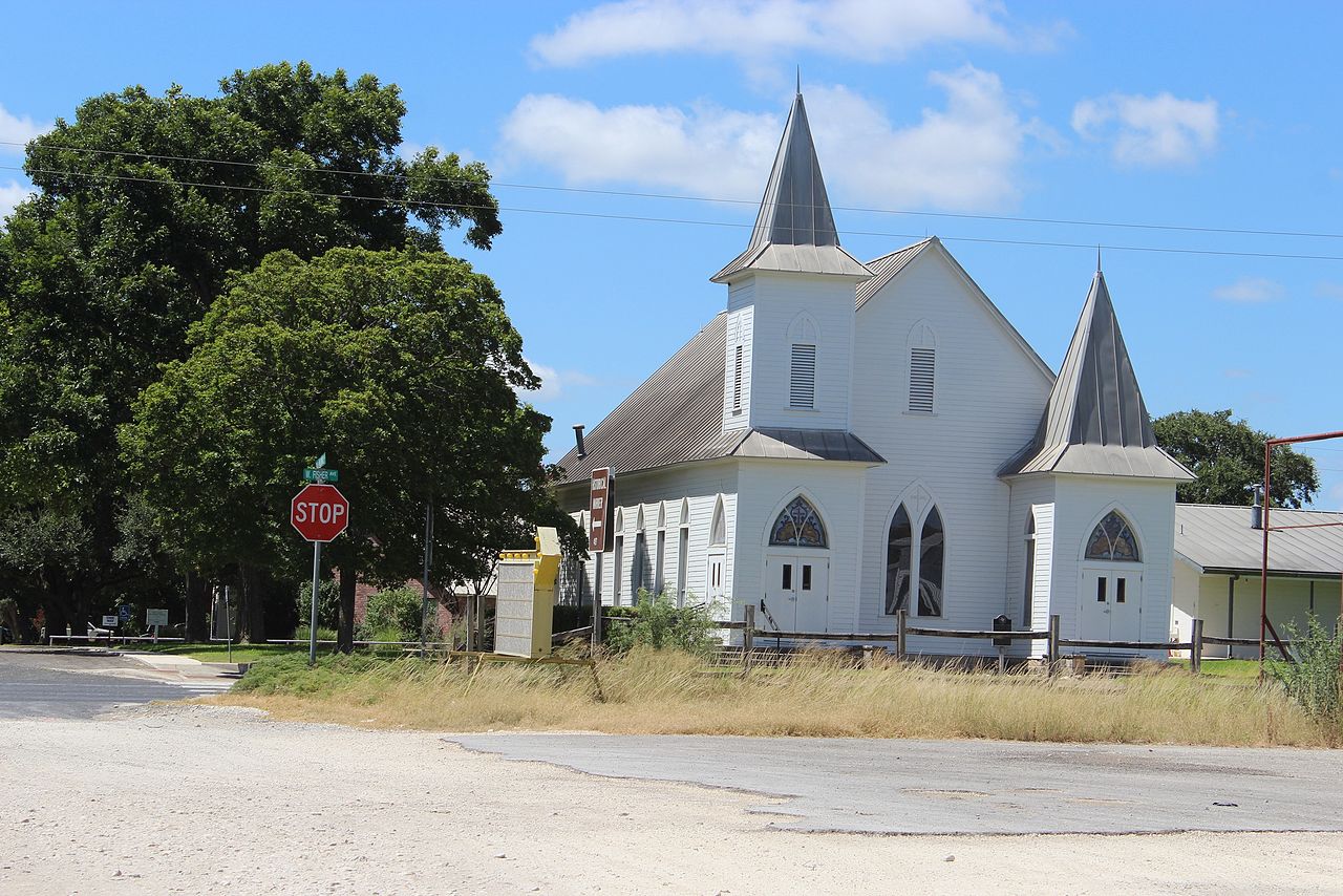 Haus and Hues in Sabinal