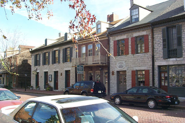 Haus and Hues in Saint Charles